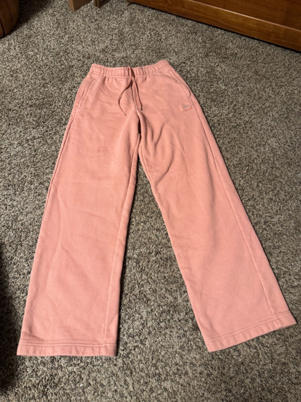 ALO Yoga Straight Leg Sweatpants in Dusty Pink - Picture 2 of 3